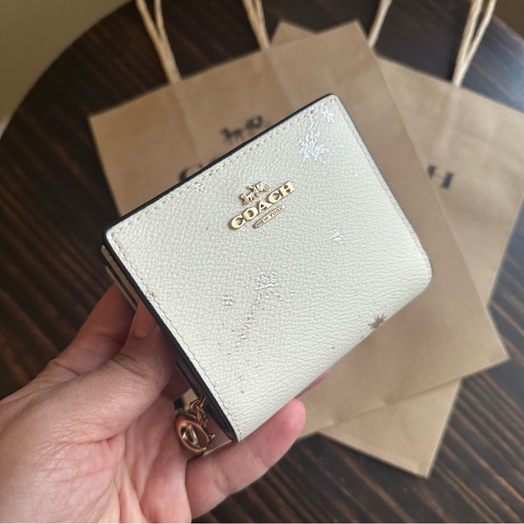 Coach Snap Wallet With Star Print - Picture 10 of 13